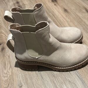 Elegant Beige Suede Ankle Booties